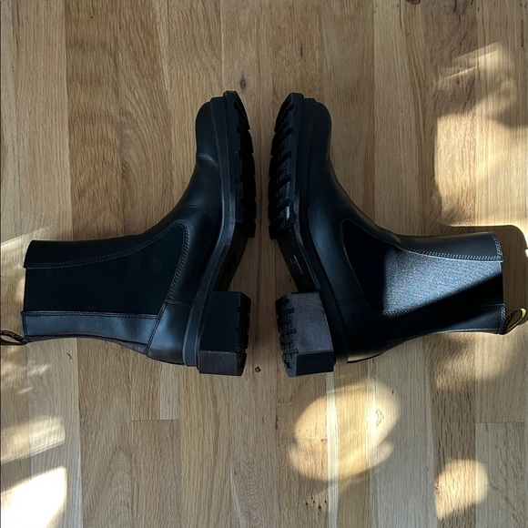 Dr. Martens Maybole Black Leather Chelsea Boots - Picture 5 of 9